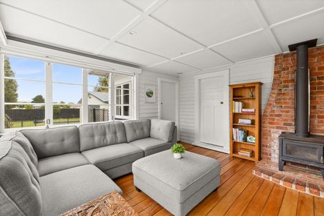 Photo of property in 108 Davis Street, Saint Leonards, Hastings, 4120