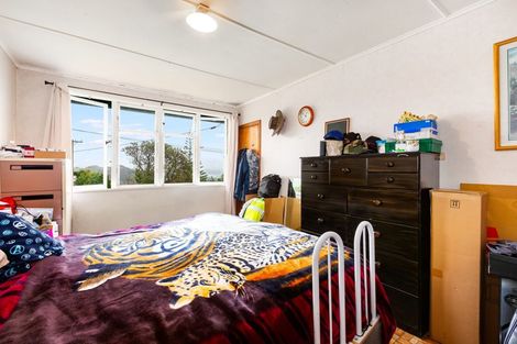 Photo of property in 15 Northumberland Street, Cannons Creek, Porirua, 5024