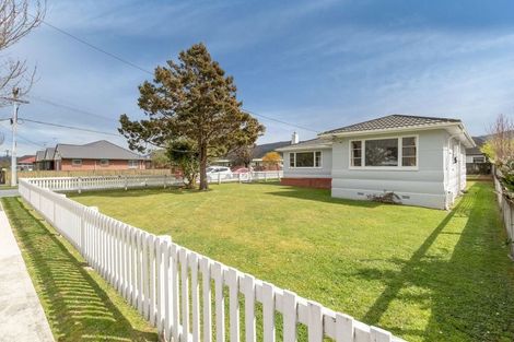 Photo of property in 33 John Street, Trentham, Upper Hutt, 5018