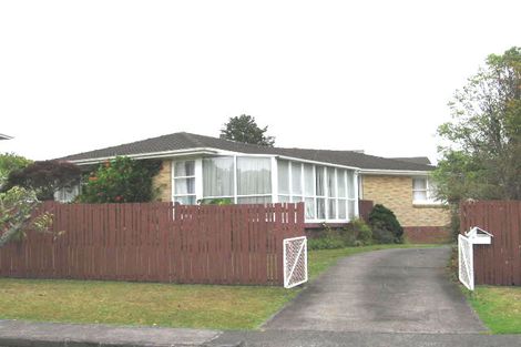 Photo of property in 4 Manhattan Heights, Glendene, Auckland, 0602