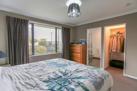 Photo of property in 39 Bevington Street, Avonhead, Christchurch, 8042