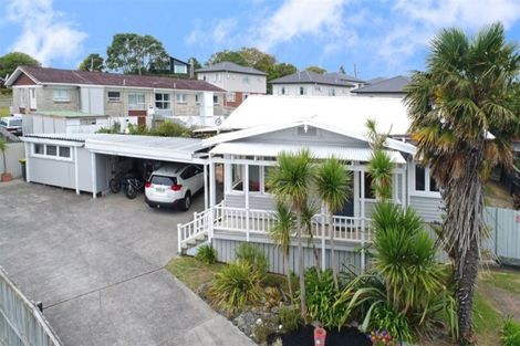 Photo of property in 249a Great North Road, Henderson, Auckland, 0612