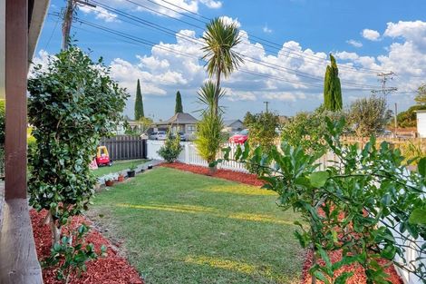 Photo of property in 1/130 Bruce Mclaren Road, Henderson, Auckland, 0612