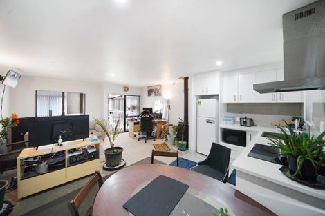 Photo of property in 178 Finlayson Avenue, Clendon Park, Auckland, 2103