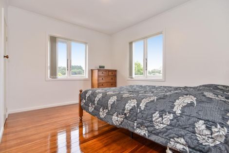 Photo of property in 30 Woodglen Road, Glen Eden, Auckland, 0602