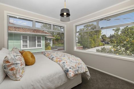 Photo of property in 34 Covil Avenue, Te Atatu South, Auckland, 0610