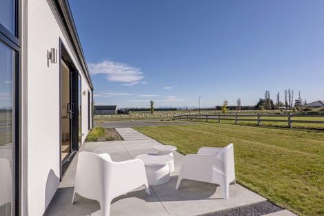 Photo of property in 14 Village Green Drive, Huntingdon, 7774