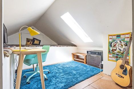 Photo of property in 15 Upper Bourke Street, Kilbirnie, Wellington, 6022