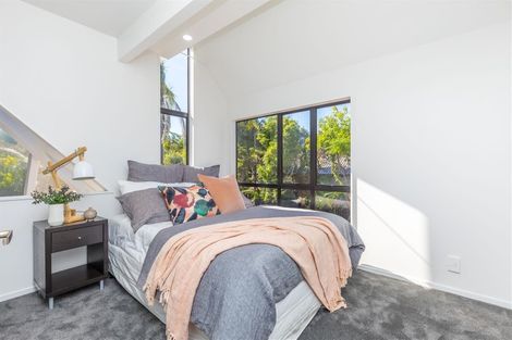 Photo of property in 8 View Road, Campbells Bay, Auckland, 0630