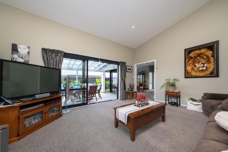 Photo of property in 5 Levi Place, Kelvin Grove, Palmerston North, 4414