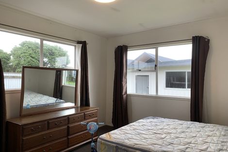 Photo of property in 16 Eruini Street, Waikanae Beach, Waikanae, 5036