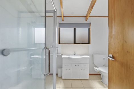 Photo of property in 1/254 Sturges Road, Henderson, Auckland, 0612