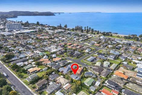 Photo of property in 16 Ross Crescent, Orewa, 0931