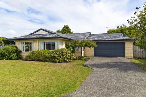 Photo of property in 20 Reremanu Place, Weymouth, Auckland, 2103