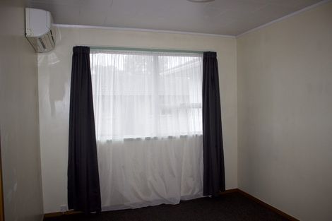 Photo of property in 27 Pipitea Place, Massey, Auckland, 0614