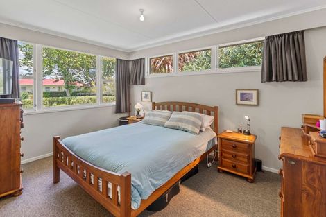 Photo of property in 7 Raglan Avenue, Cloverlea, Palmerston North, 4412