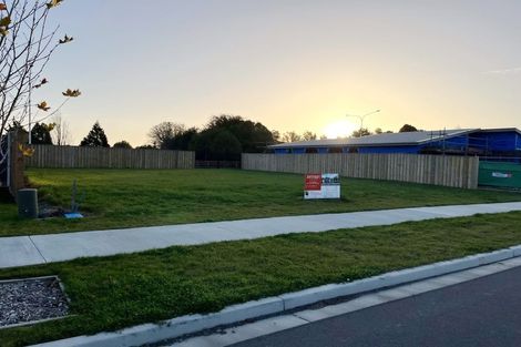 Photo of property in 37 Hanmer Crescent, Rangiora, 7400