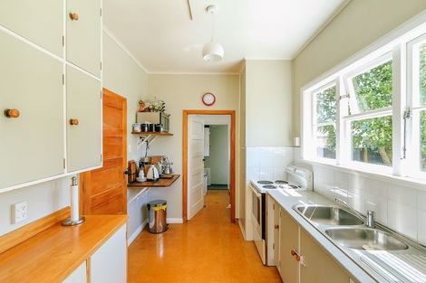 Photo of property in 142 Oxford Terrace, Epuni, Lower Hutt, 5011