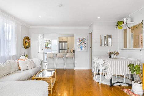 Photo of property in 113 Brightside Road, Stanmore Bay, Whangaparaoa, 0932