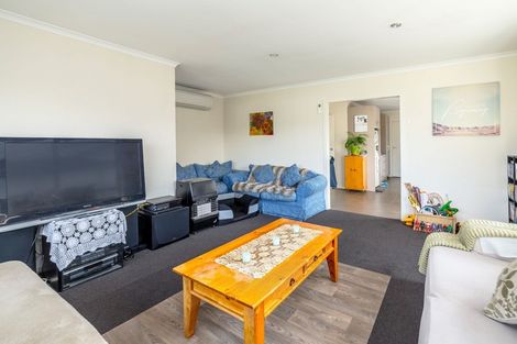 Photo of property in 11 Farrier Grove, Featherston, 5710