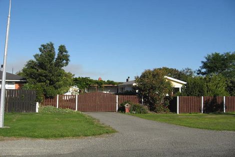 Photo of property in 22 Holmes Street, Darfield, 7510