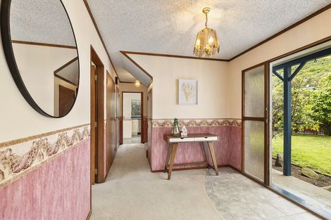 Photo of property in 64 Woodman Drive, Tawa, Wellington, 5028