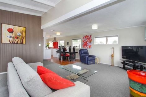 Photo of property in 13a Bay Street, Red Beach, 0932