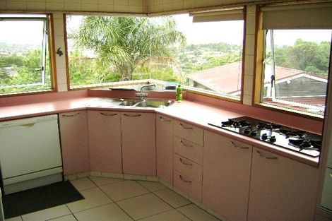 Photo of property in 635 Glenfield Road, Totara Vale, Auckland, 0629