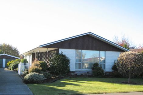 Photo of property in 42 Sarabande Avenue, Redwood, Christchurch, 8051