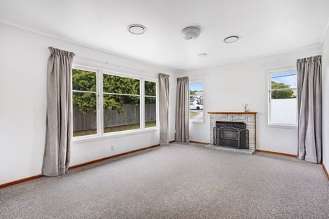 Photo of property in 73 Roberts Road, Te Atatu South, Auckland, 0610