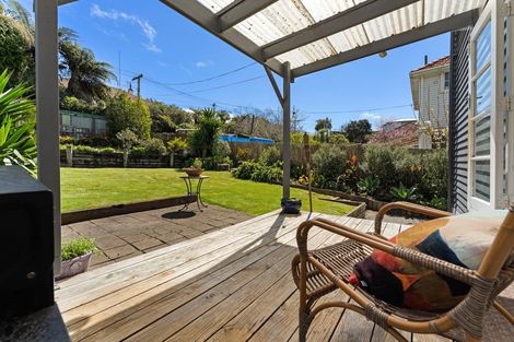 Photo of property in 22 Glenpark Avenue, Frankleigh Park, New Plymouth, 4310