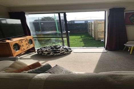 Photo of property in 16 Ropiha Street, Fitzroy, New Plymouth, 4312