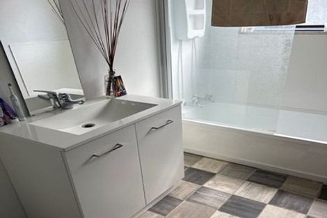 Photo of property in 8 Wallis Street, Raglan, 3225