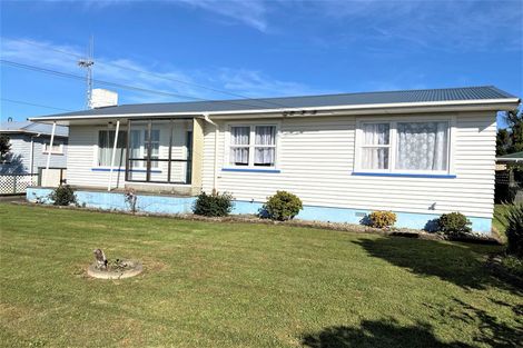 Photo of property in 12 Mersey Street, Levin, 5510