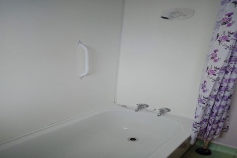 Photo of property in 4/64 Gibbons Street, Ebdentown, Upper Hutt, 5018