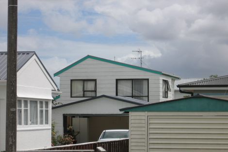 Photo of property in 2/50 Rambler Crescent, Beach Haven, Auckland, 0626