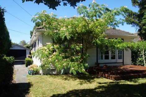 Photo of property in 27 Aorangi Road, Bryndwr, Christchurch, 8053