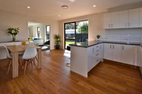 Photo of property in 445 Mairehau Road, Parklands, Christchurch, 8083