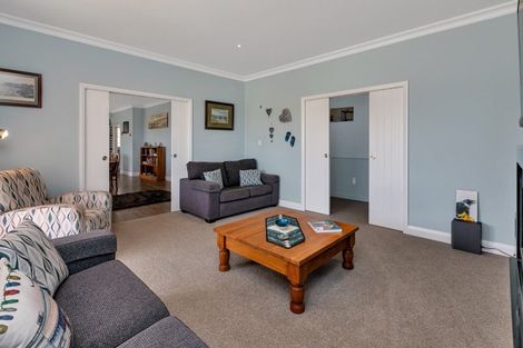 Photo of property in 2 Cayman Court, One Tree Point, 0118