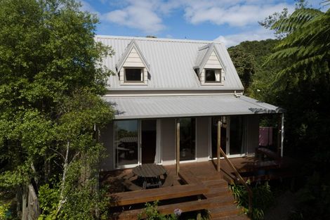 Photo of property in 8 Ronald Road, Lake Tarawera, Rotorua, 3076
