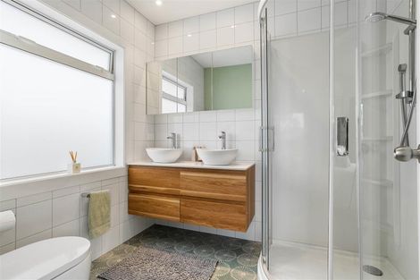 Photo of property in 114 Everitt Crescent, Whangamata, 3620