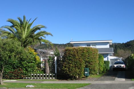 Photo of property in 7 Momona Street, Wainuiomata, Lower Hutt, 5014