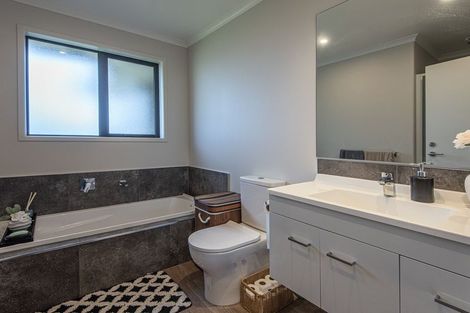 Photo of property in 2 Suncrest Lane, Port Whangarei, Whangarei, 0110