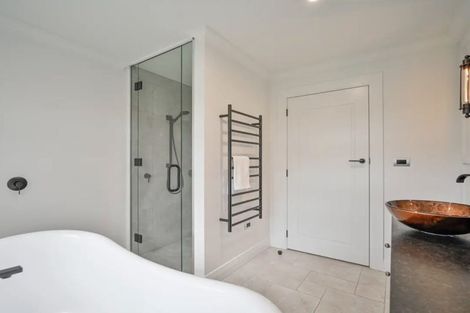 Photo of property in 127 Arataki Road, Havelock North, 4130