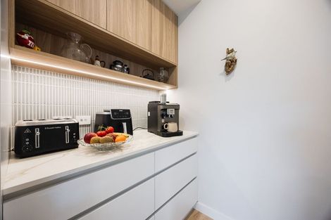 Photo of property in 63 Milford Road, Milford, Auckland, 0620