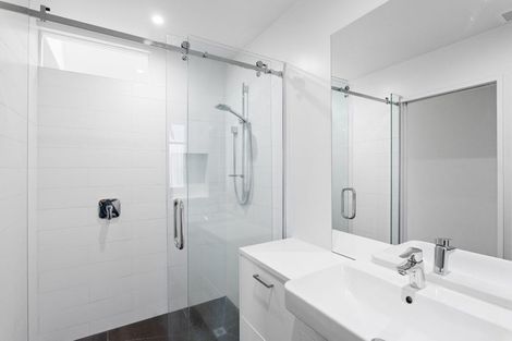 Photo of property in 93 Holly Road, St Albans, Christchurch, 8014