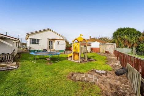 Photo of property in 5 Turuturu Road, Hawera, 4610