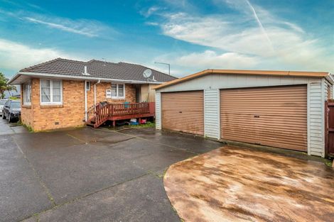 Photo of property in 4168 Great North Road, Glendene, Auckland, 0602