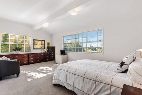 Photo of property in 9 Pah Road, Cockle Bay, Auckland, 2014