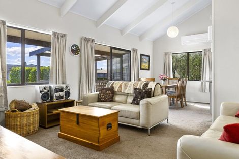 Photo of property in 5 Kempton Place, Richmond Heights, Taupo, 3330